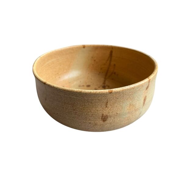 Handmade Studio Pottery Bowl Tan Brown Drip Glaze 7.5” Signed - Picture 2 of 7